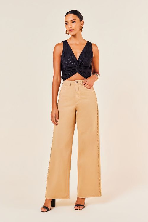 CALCA SARJA WIDE LEG BORDADO -
CARAMELO