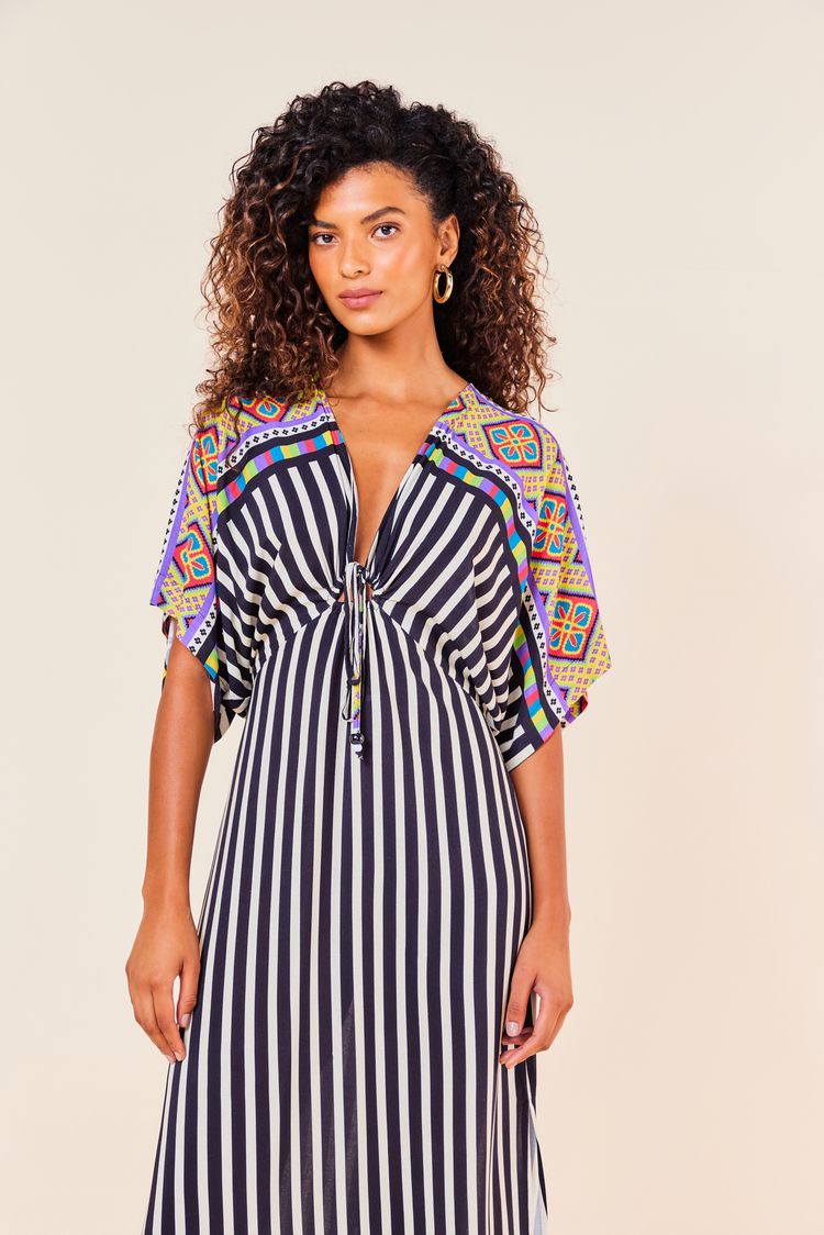 Vestido com Fenda Lateral e Manga Longa Estampa Cordilheira Colorida M - EST CORDILHEIRA COLORIDA - 251437