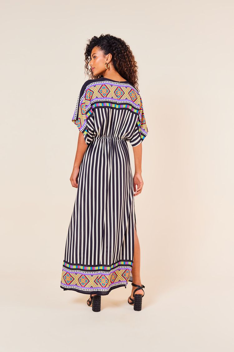 Vestido com Fenda Lateral e Manga Longa Estampa Cordilheira Colorida M - EST CORDILHEIRA COLORIDA - 251442