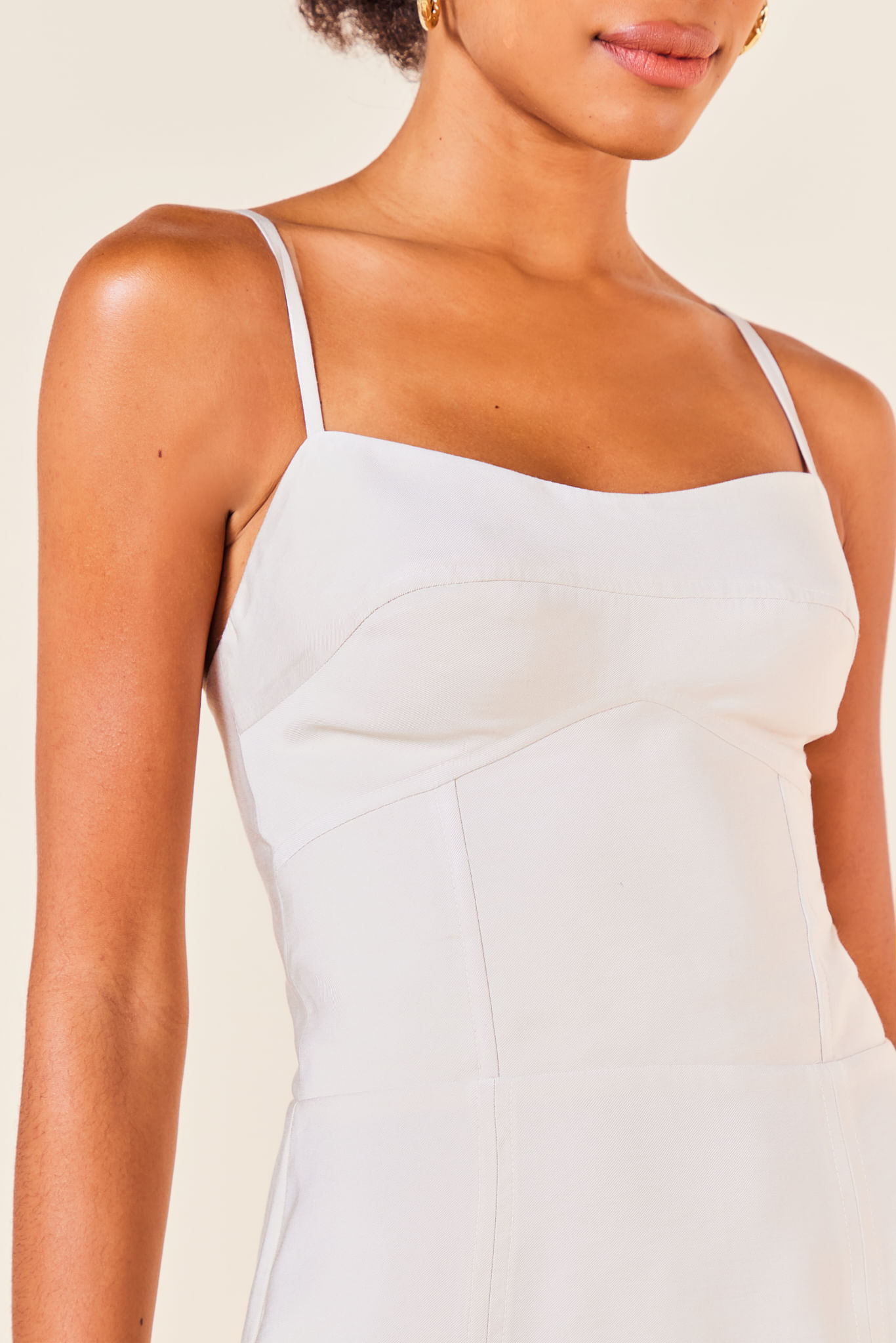 VESTIDO CURTO COM RECORTES -PEROLA M - PEROLA - 252651