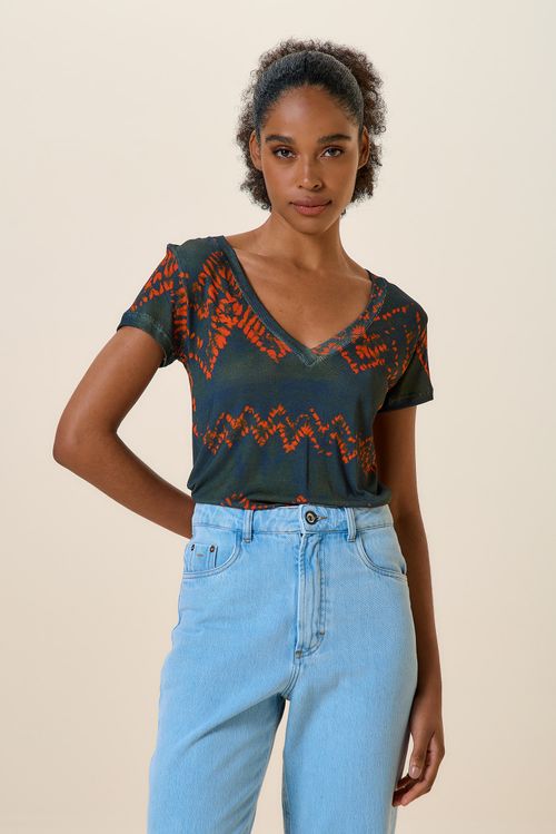 BLUSA GOLA V BASICA ESTAMPA  ZIG ZAG