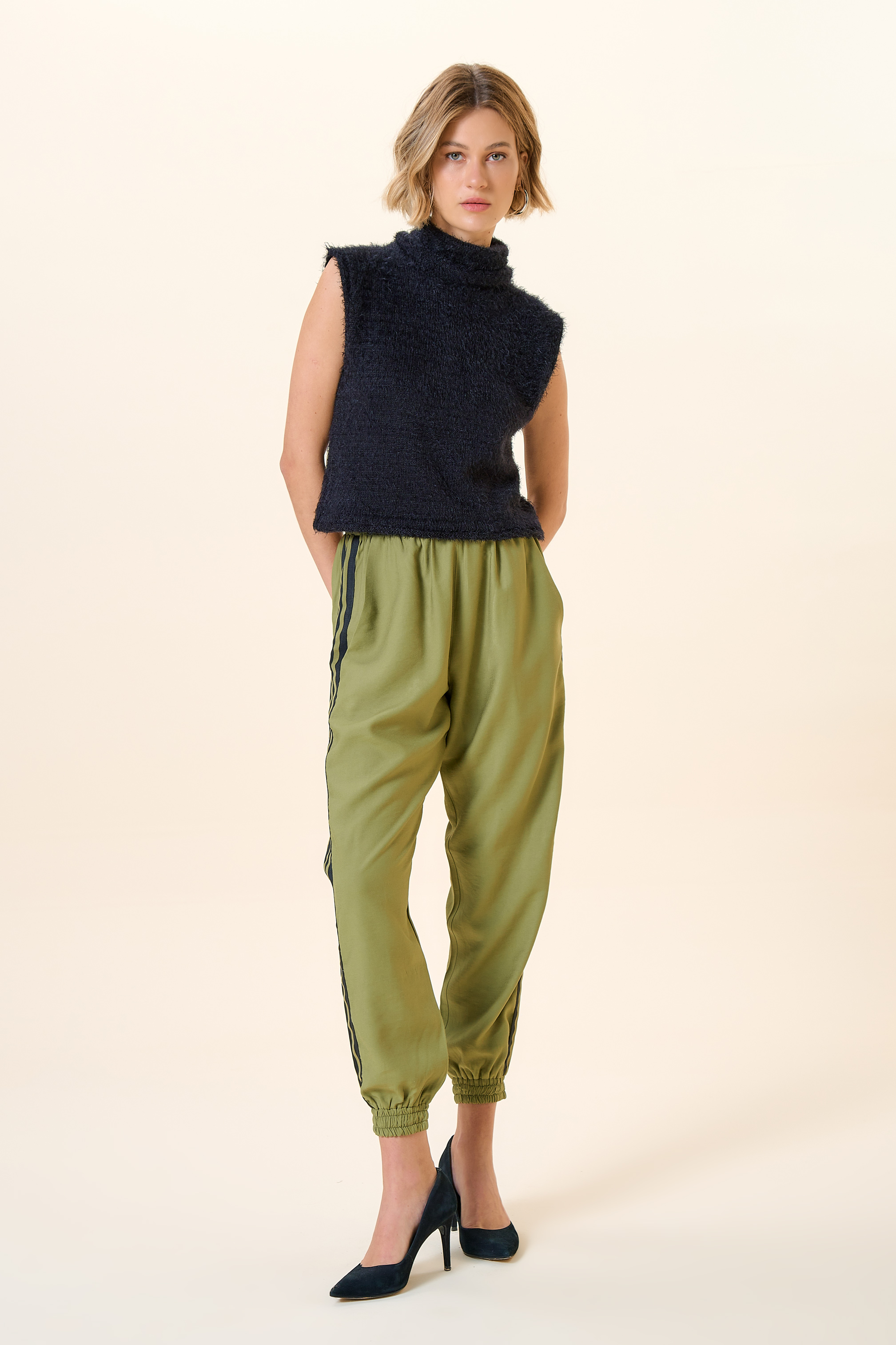 CALCA JOGGING COM RETILINEA VERDE ESCURO M - VERDE ESCURO - 256347