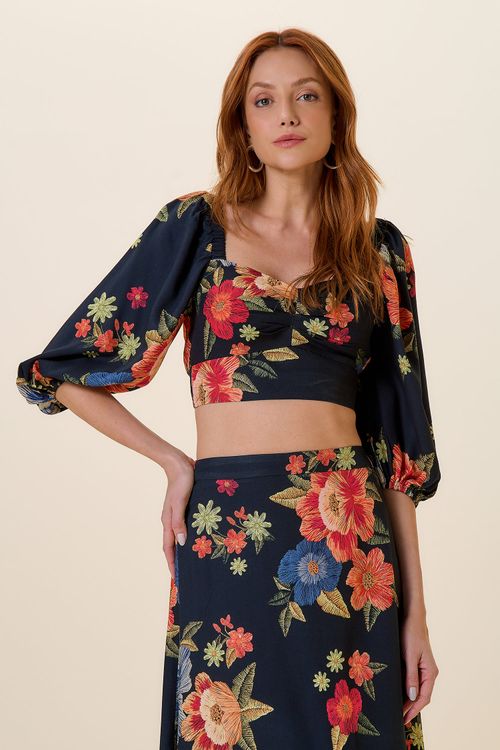 CROPPED MANGA AMPLA COM DECOTE CORACAO ESTAMPA TAPECARIA FLORAL