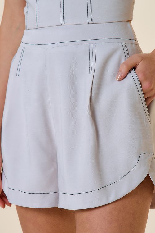 SHORT COM PESPONTOS DESERTO