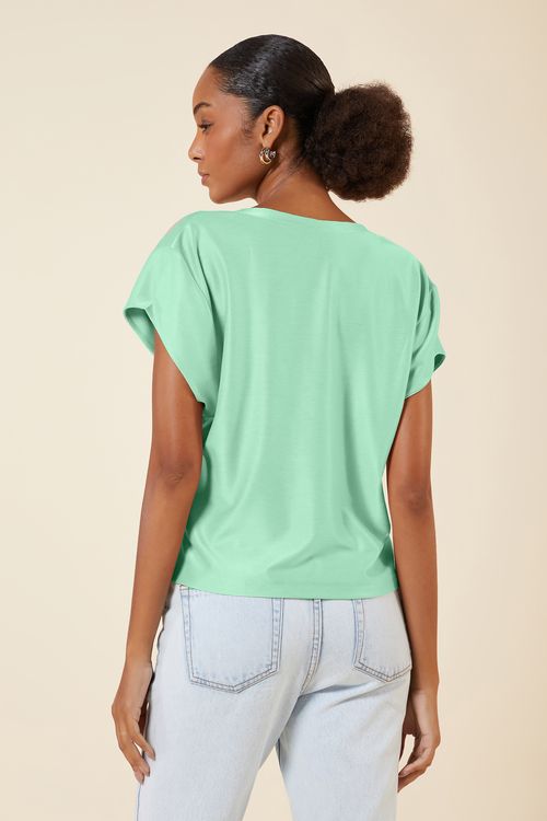 BLUSA COM DECOTE V E DETALHE NA  MANGA MENTA