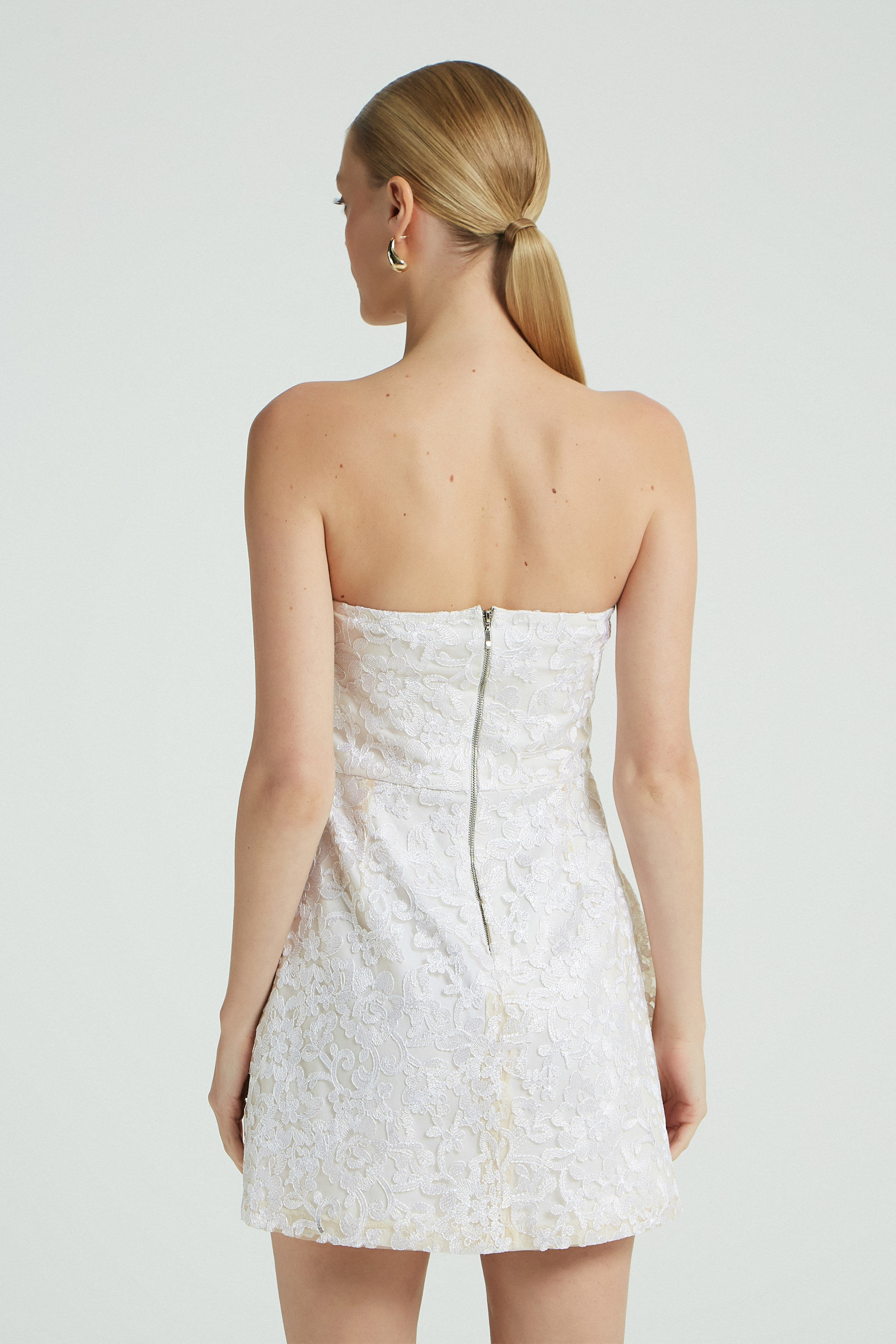 VESTIDO CURTO RENDA C/ BABADO-OFF WHITE P - OFF WHITE - 274074