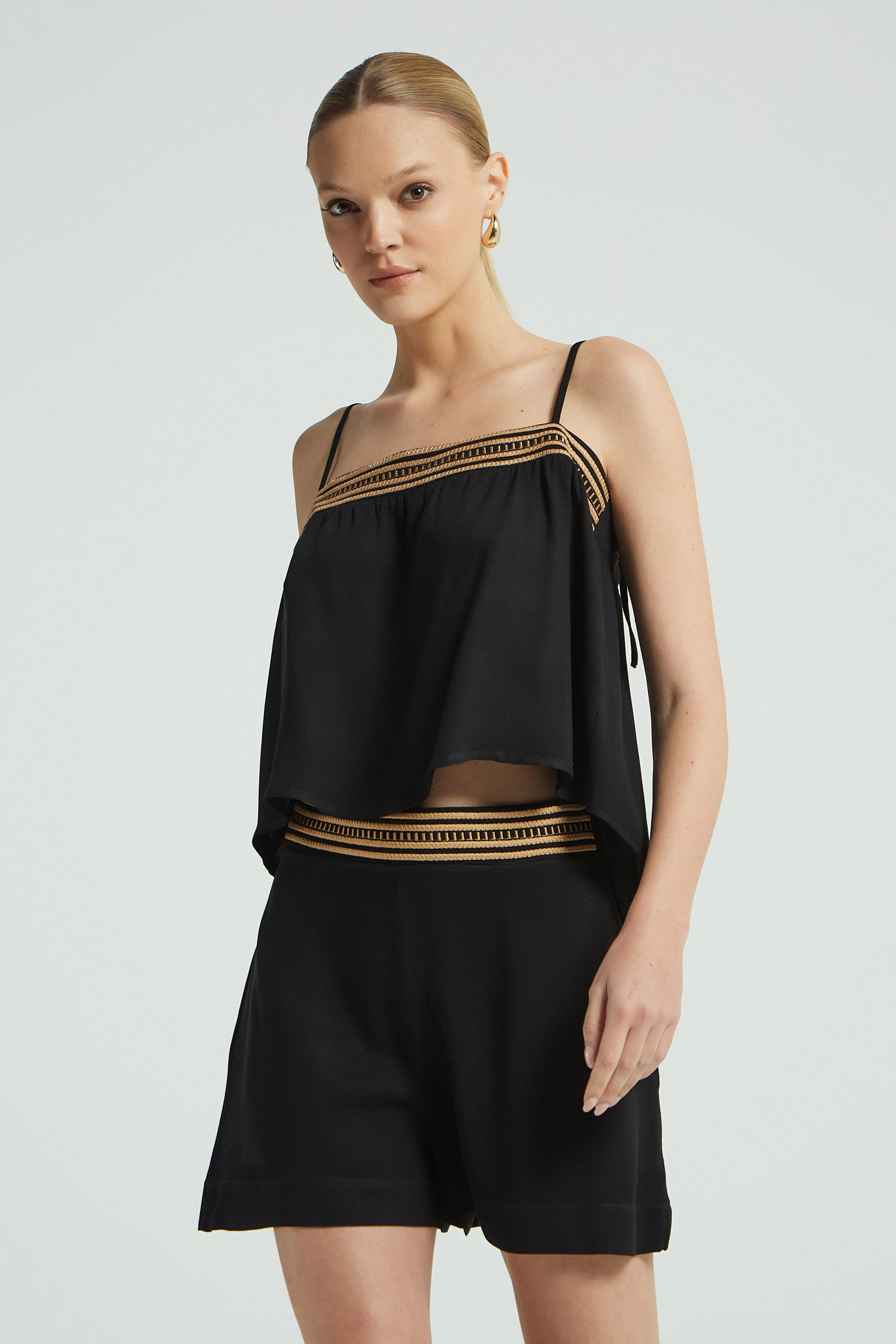 SHORT PALA BORDADA PRETO G - PRETO - 277752