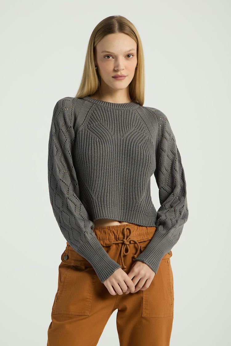 BLUSA EM TRICOT COM DETALHE NA MANGA - CINZA G - CINZA - 281272
