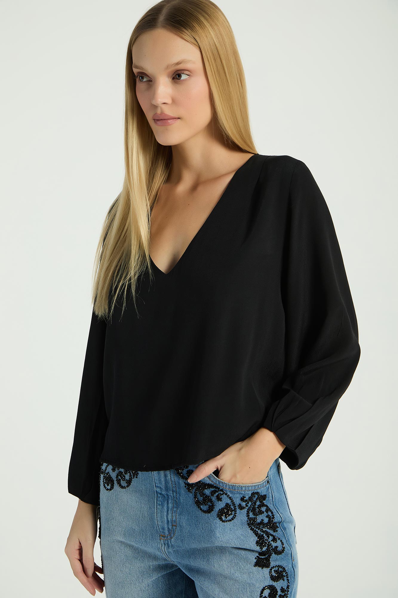 BLUSA AMPLA COM TECIDO EM CREPE - PRETO G - PRETO - 282600