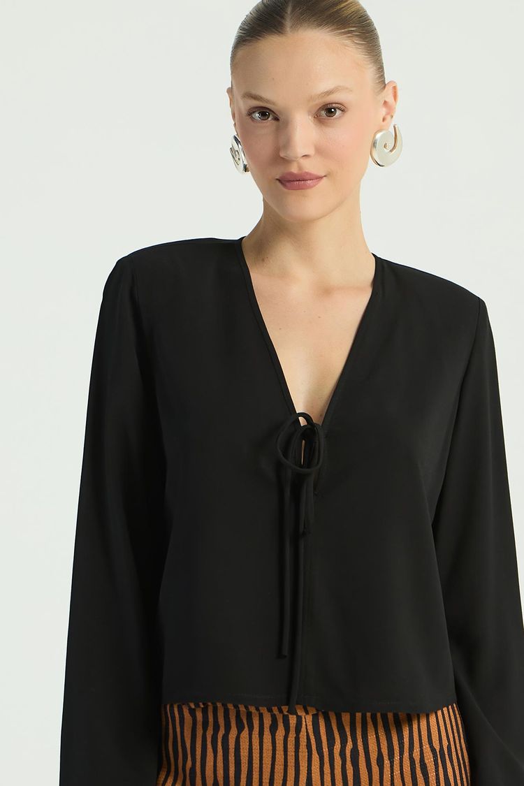 BLUSA DECOTE V COM AMARRAÇÃO - PRETO G - PRETO - 282720