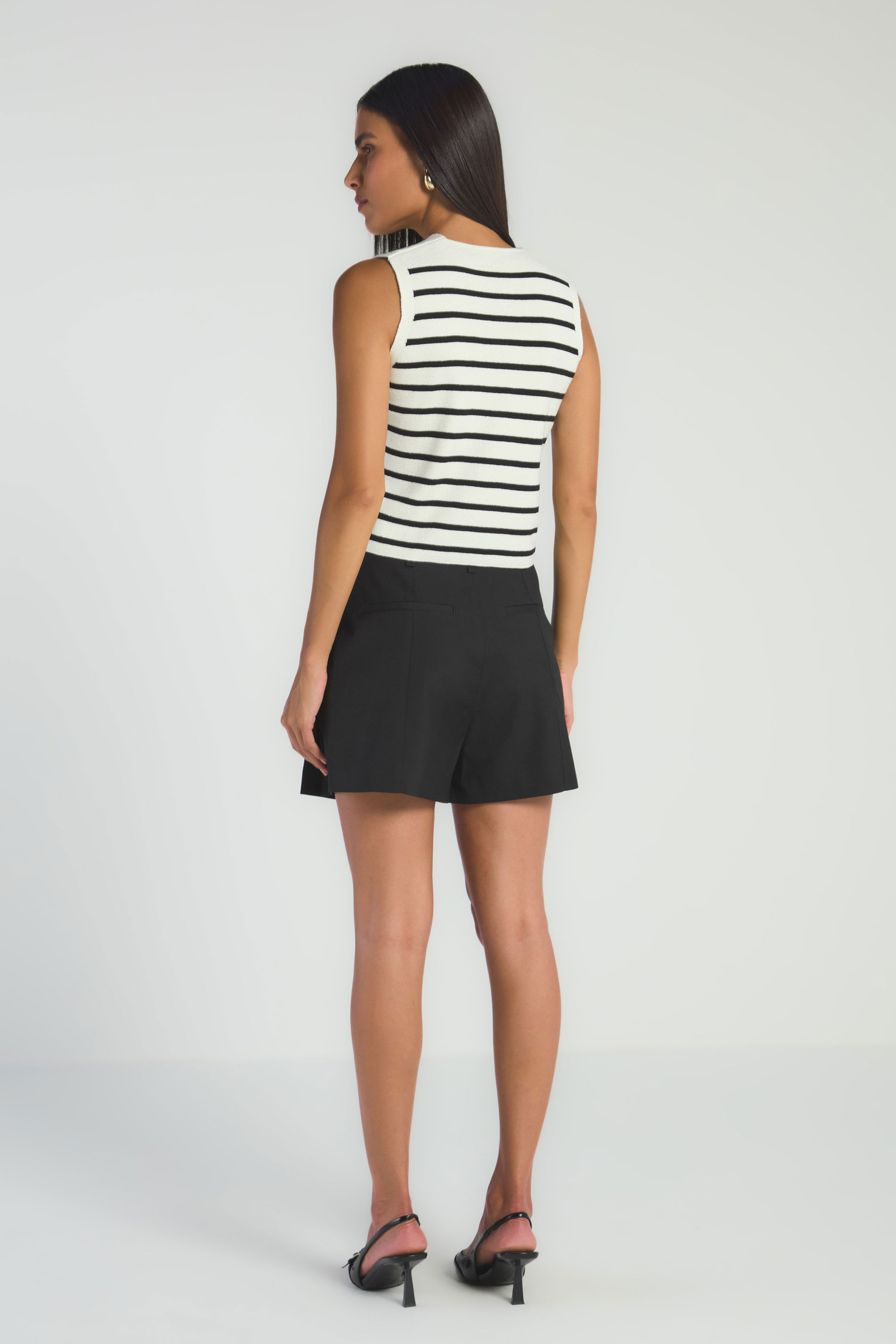 SHORT DE ALFAIATARIA COM PREGAS - BLACK G - BLACK - 284104