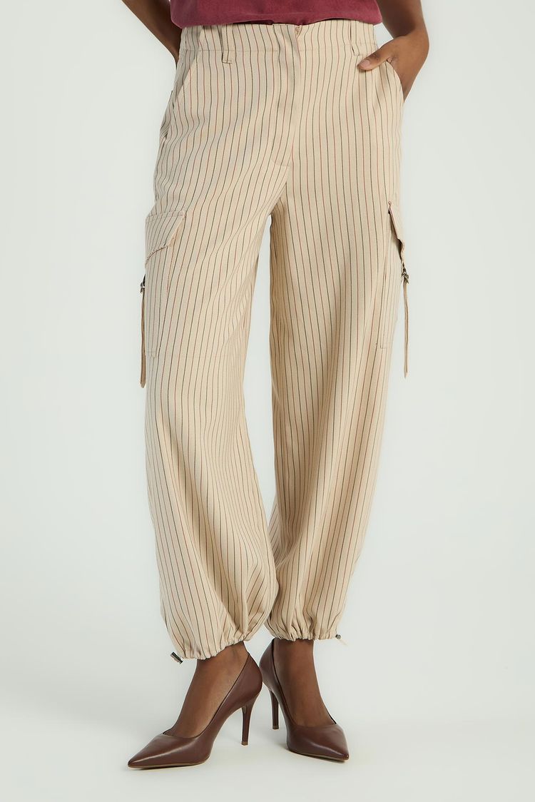 CALÇA CARGO COM FIVELAS - BEGE GG - BEGE - 285455