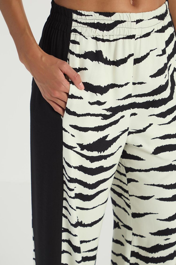 CALÇA ESTAMPADA - EST ZEBRADA INVERTIDA PP - EST ZEBRADA INVERTIDA - 290101