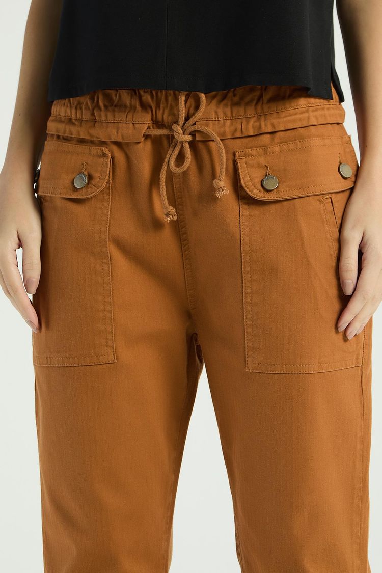 CALÇA CENOURA EM SARJA - CARAMELO 34 - CARAMELO - 290332