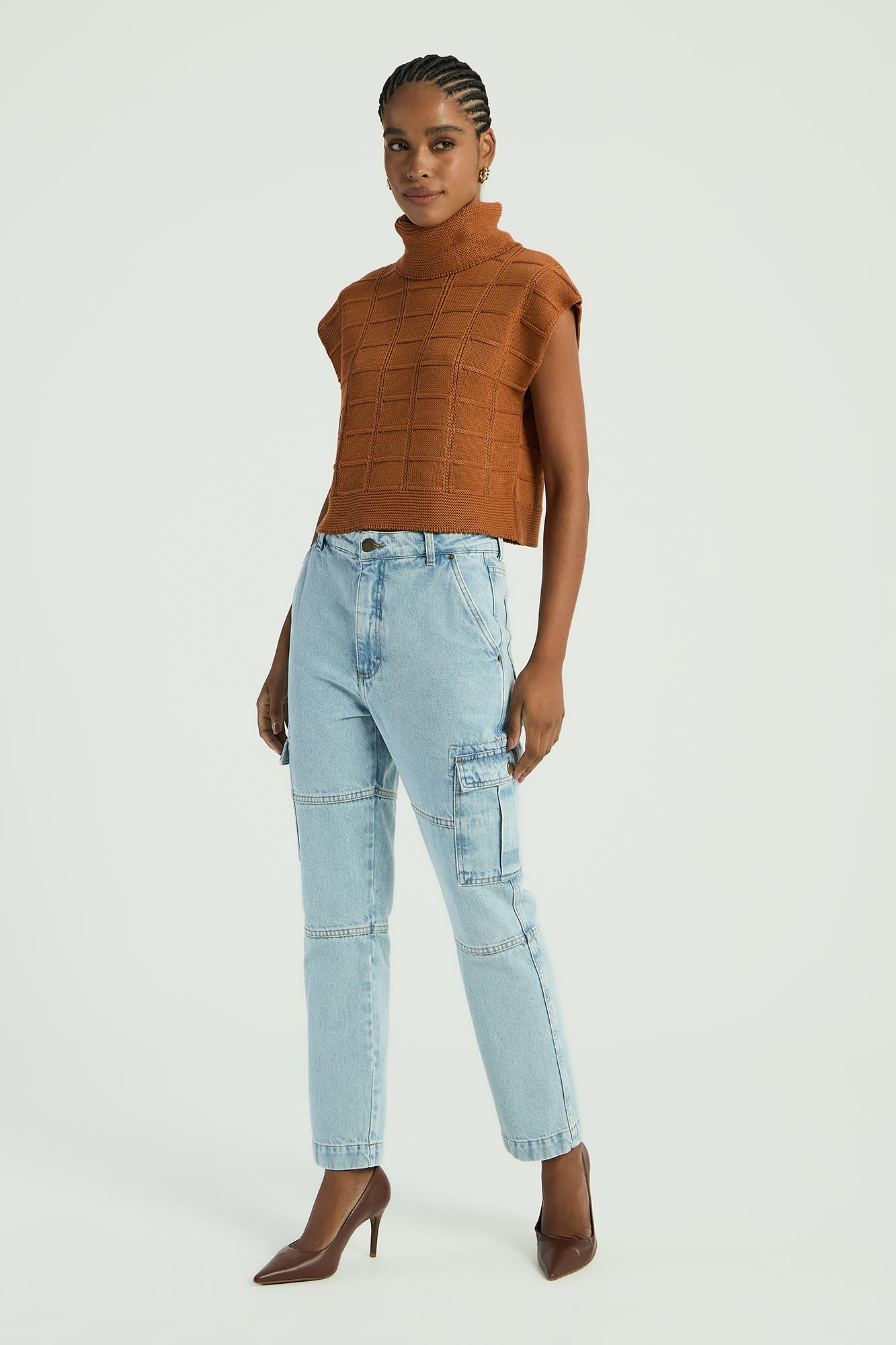 BLUSA EM TRICOT COM GOLA ALTA - CARAMELO P - CARAMELO - 290517