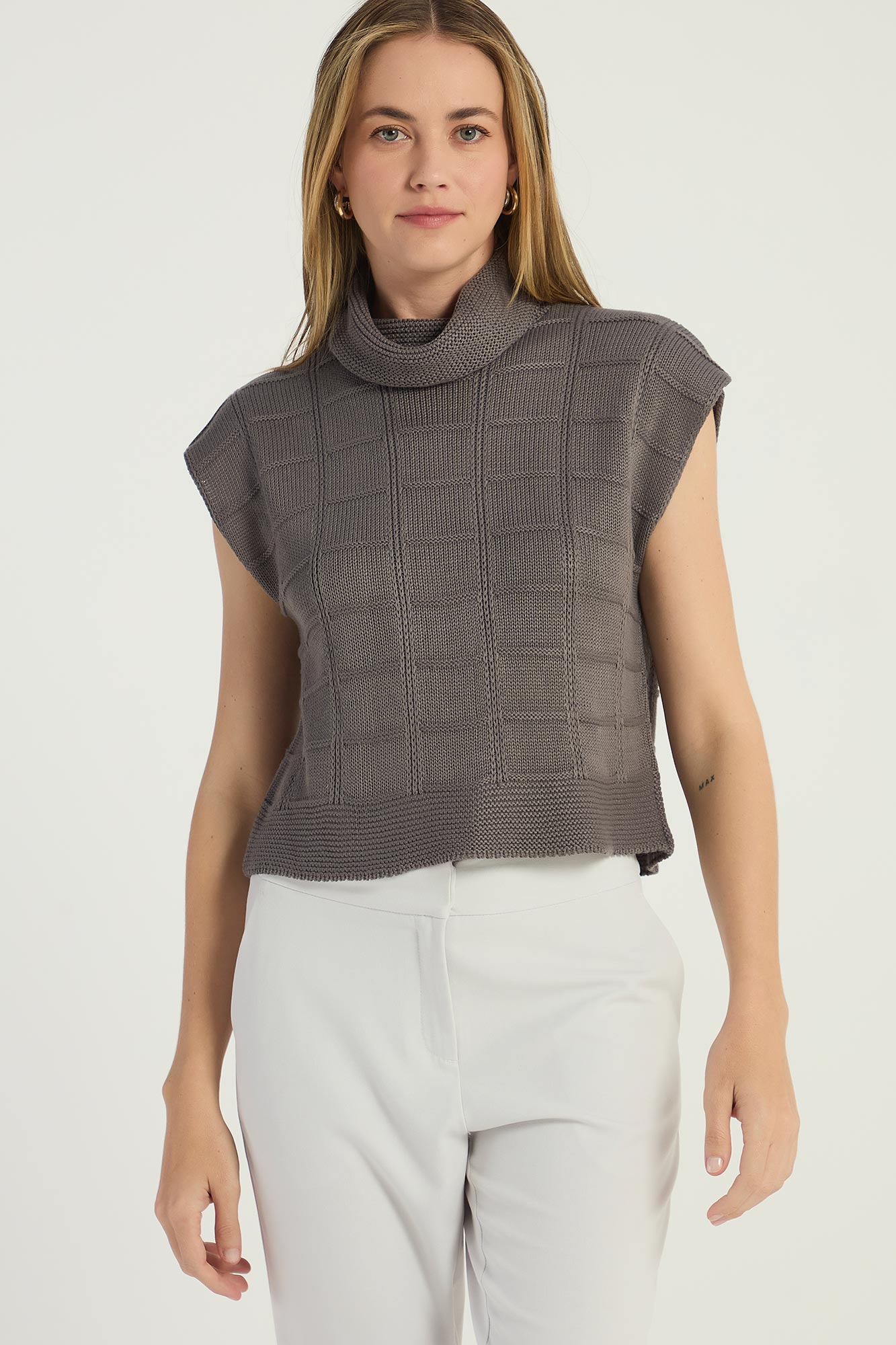 BLUSA EM TRICOT COM GOLA ALTA - CINZA G - CINZA - 291031