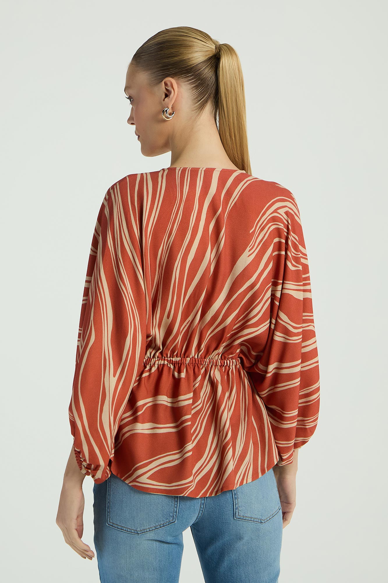 BLUSA MANGA LONGA COM DECOTE EM V - ESTAMPA ORGÂNICA PP - EST ORGANICA - 294206