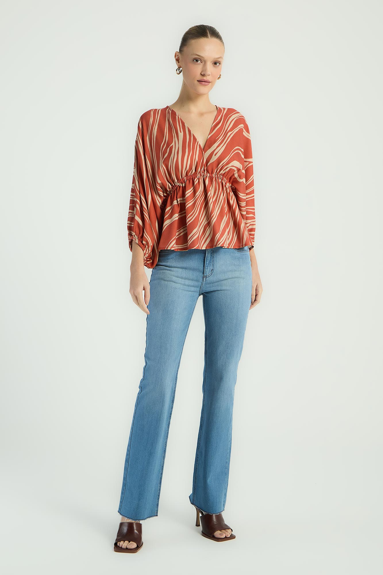 BLUSA MANGA LONGA COM DECOTE EM V - ESTAMPA ORGÂNICA PP - EST ORGANICA - 294207