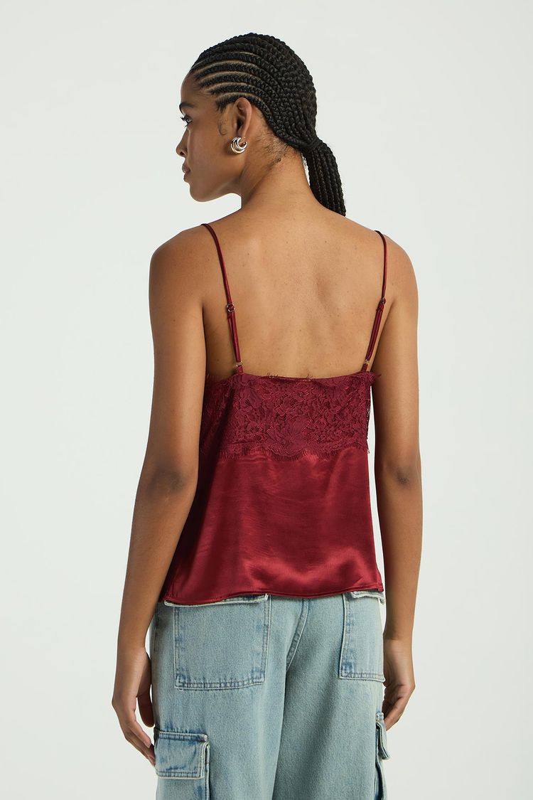CAMISETA EM CETIM COM RENDA - VERMELHO FORTE P - VERMELHO FORTE - 294794