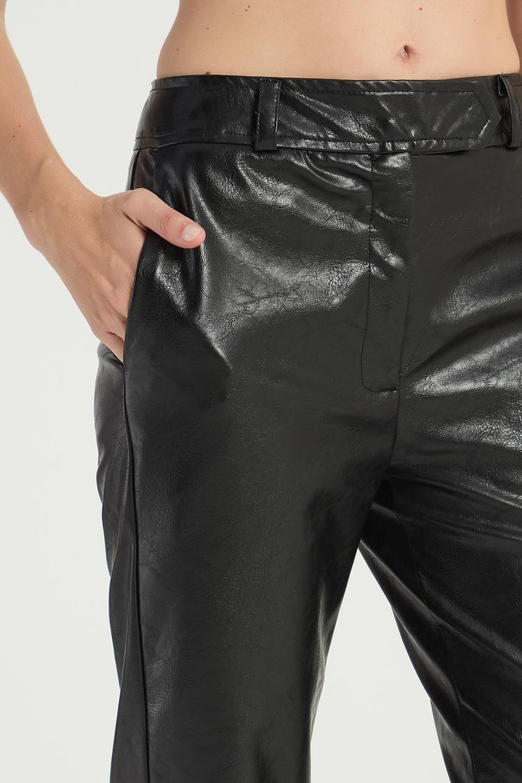 CALÇA EM POLIURETANO RETA - PRETO P - PRETO - 295244