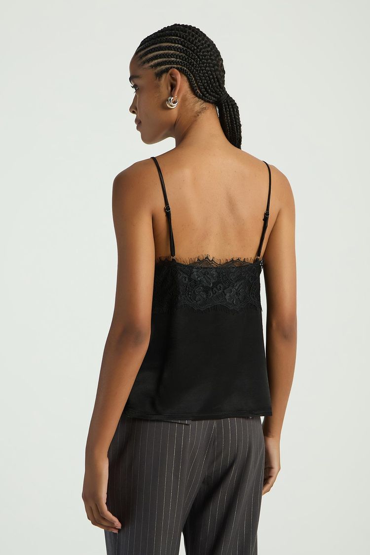 CAMISETA EM CETIM COM RENDA - PRETO P - PRETO - 295506