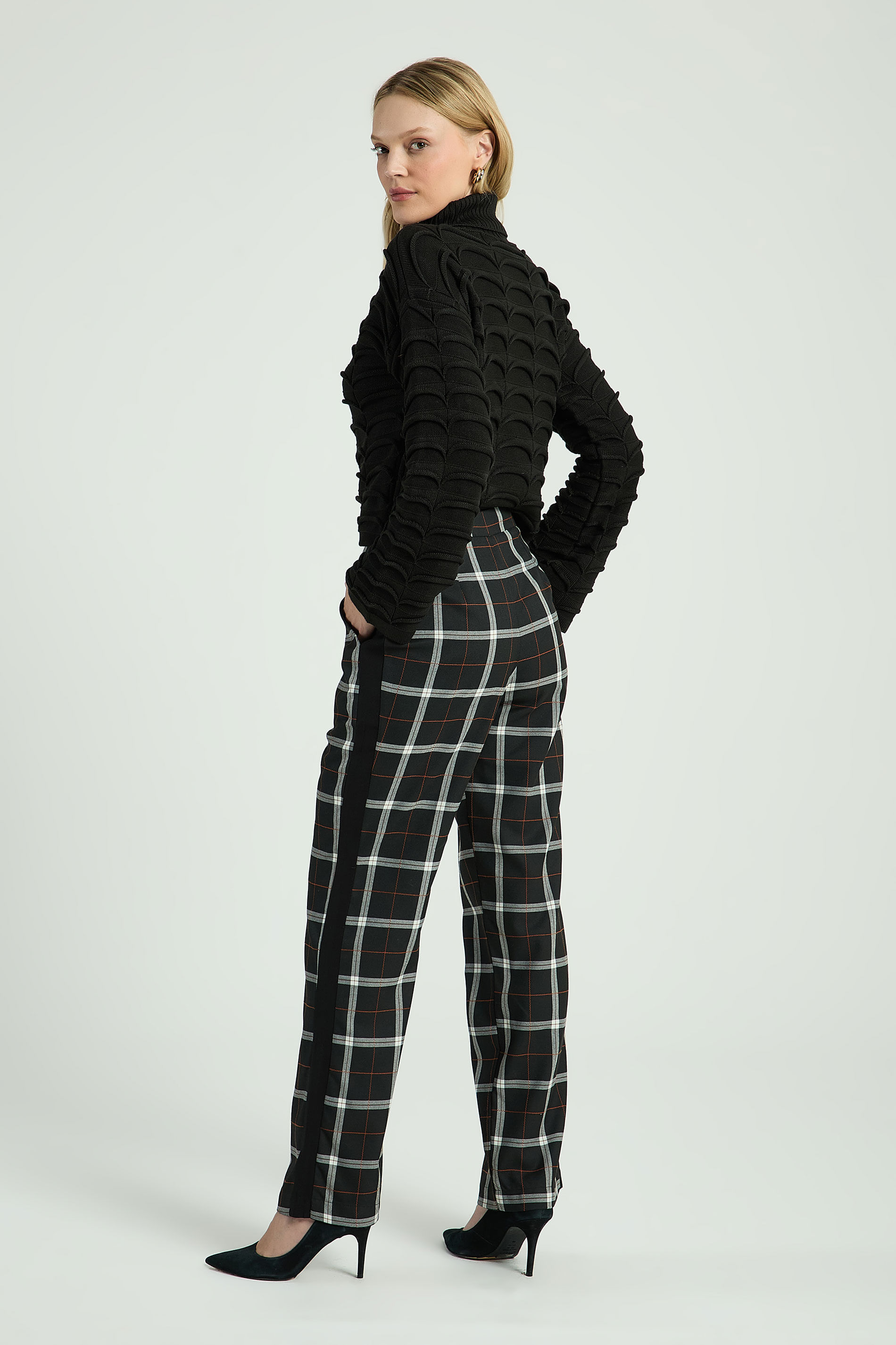 CALÇA RETA XADREZ-PRETO G - PRETO - 299639