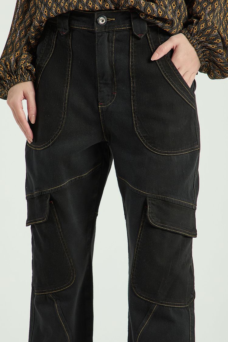 CALÇA COM BOLSOS E RECORTES EM SARJA - PRETO 36 - PRETO - 302738