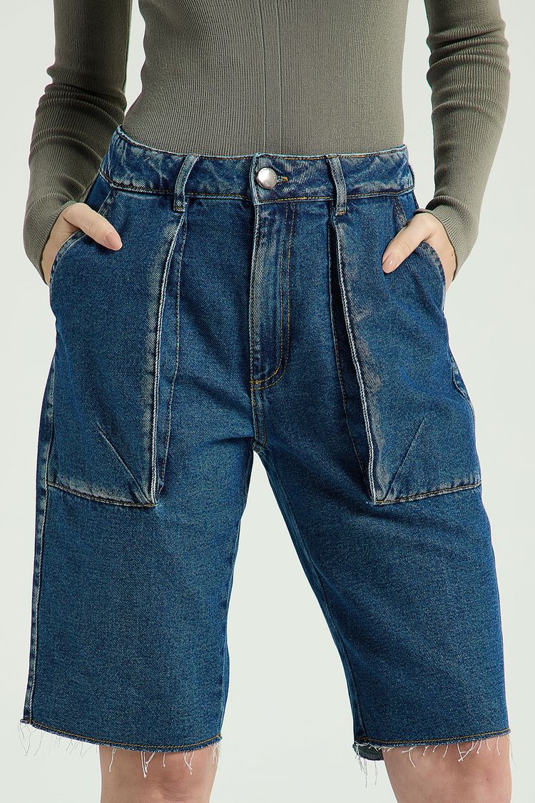 BERMUDA JEANS COM BOLSÕES - JEANS ESCURO 36 - JEANS ESCURO - 302749