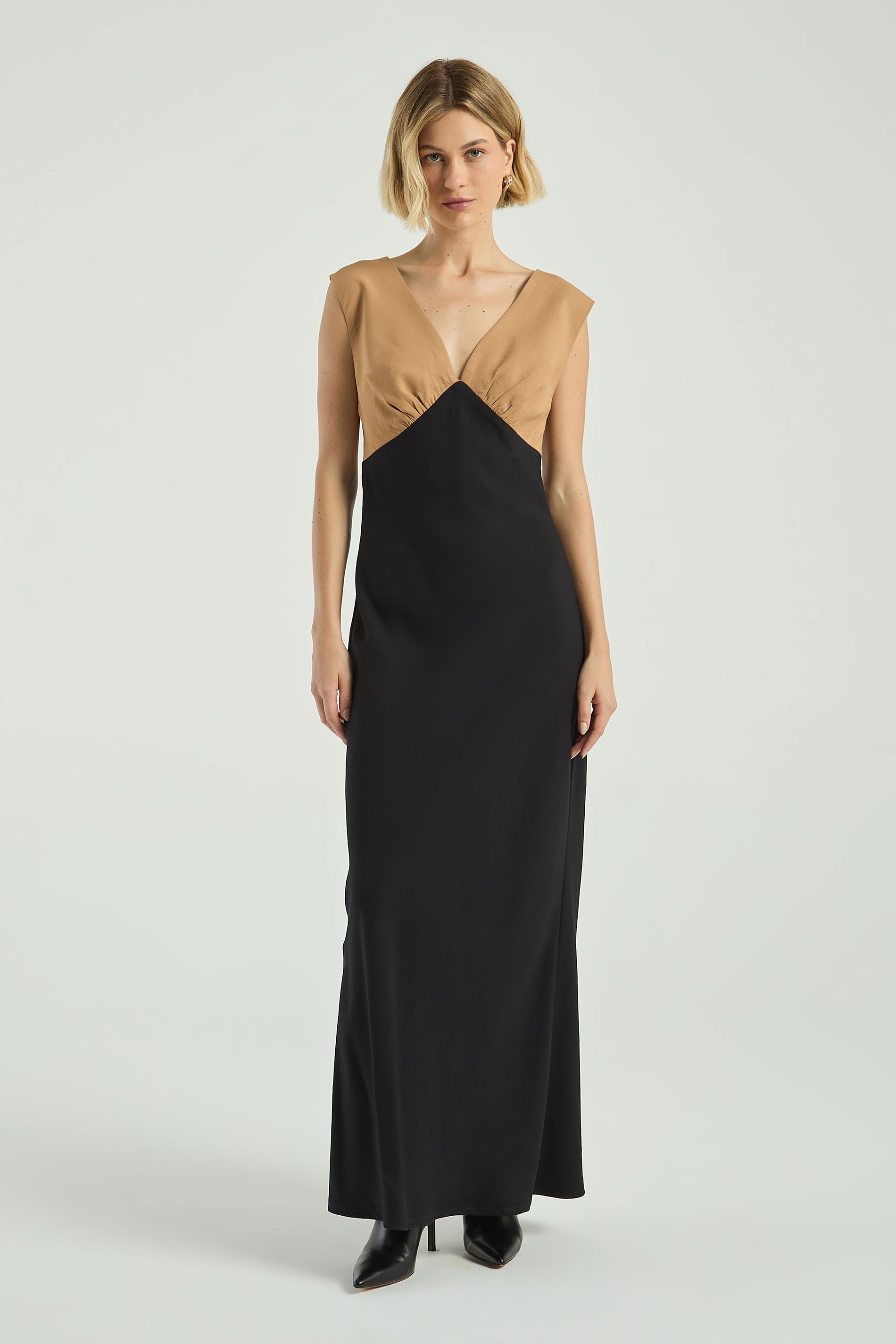 VESTIDO BICOLOR LONGO-BEGE ESCURO / PRETO P - BEGE ESCURO / PRETO - 303536