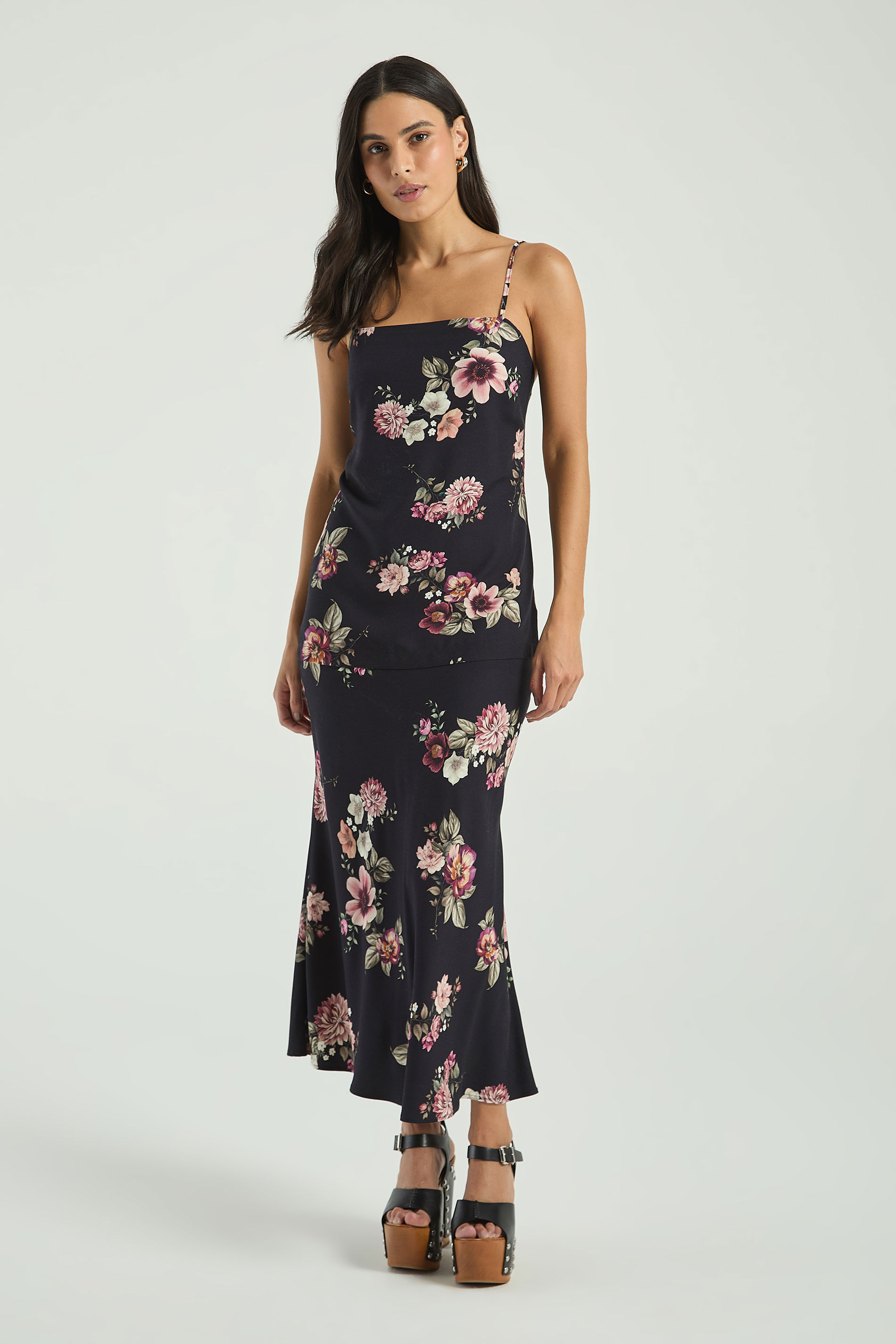 CAMISETA ESTAMPADA COM DECOTE RETO-EST FLORAL BOHO M - EST FLORAL BOHO - 303781