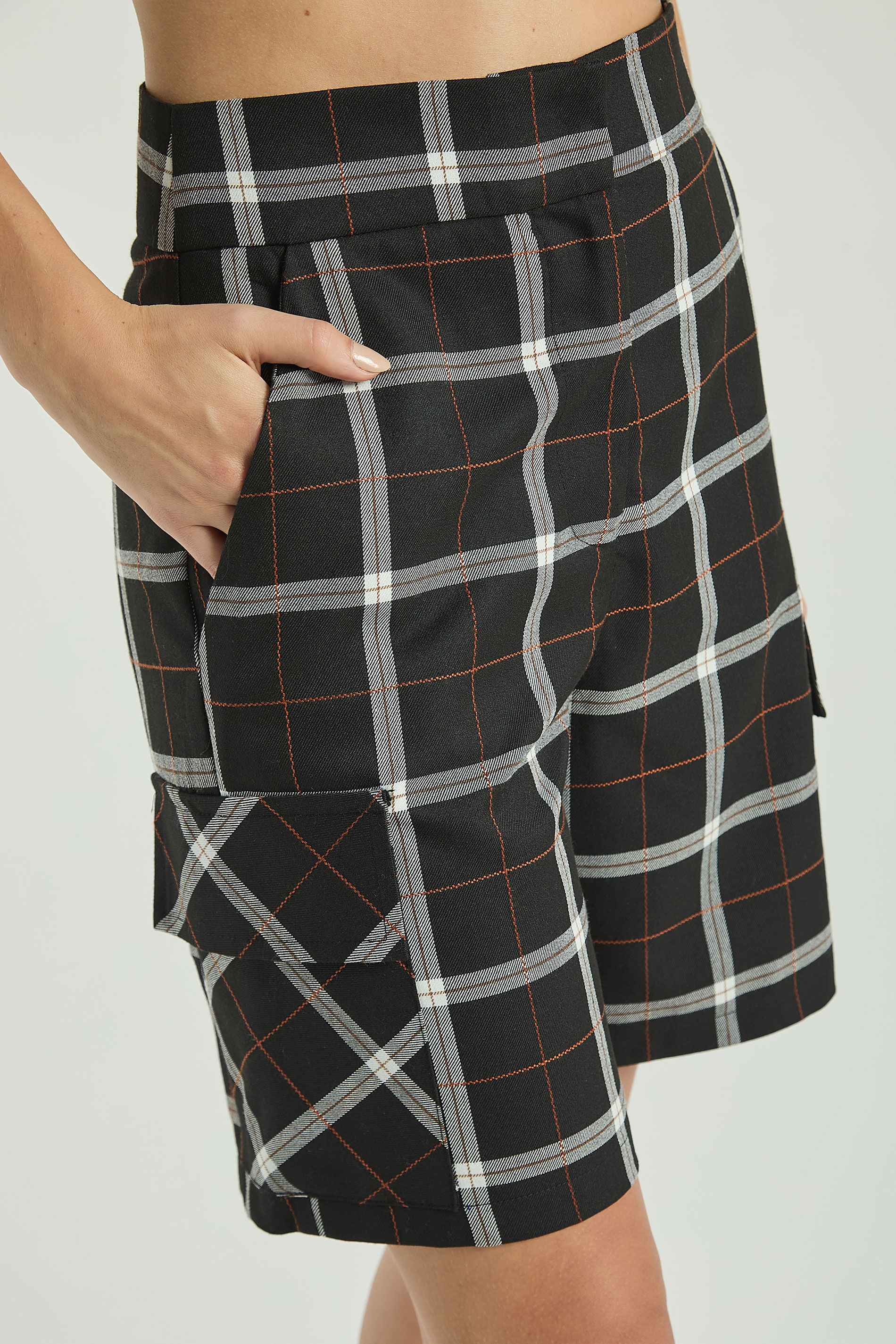 BERMUDA XADREZ-PRETO P - PRETO - 304517