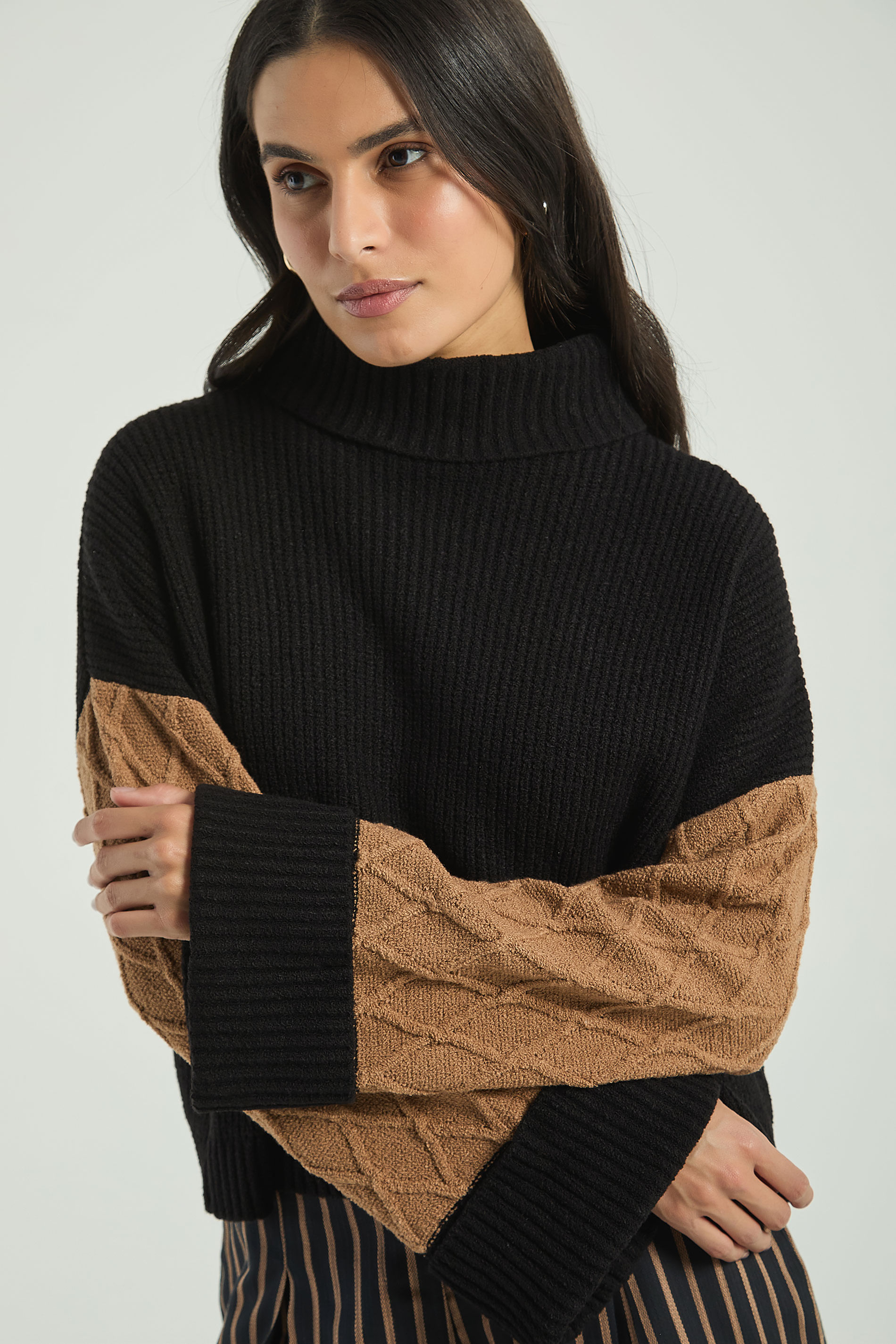 BLUSA TRICOT GOLA ALTA-PRETO / BEGE ESCURO M - PRETO / BEGE ESCURO - 305041