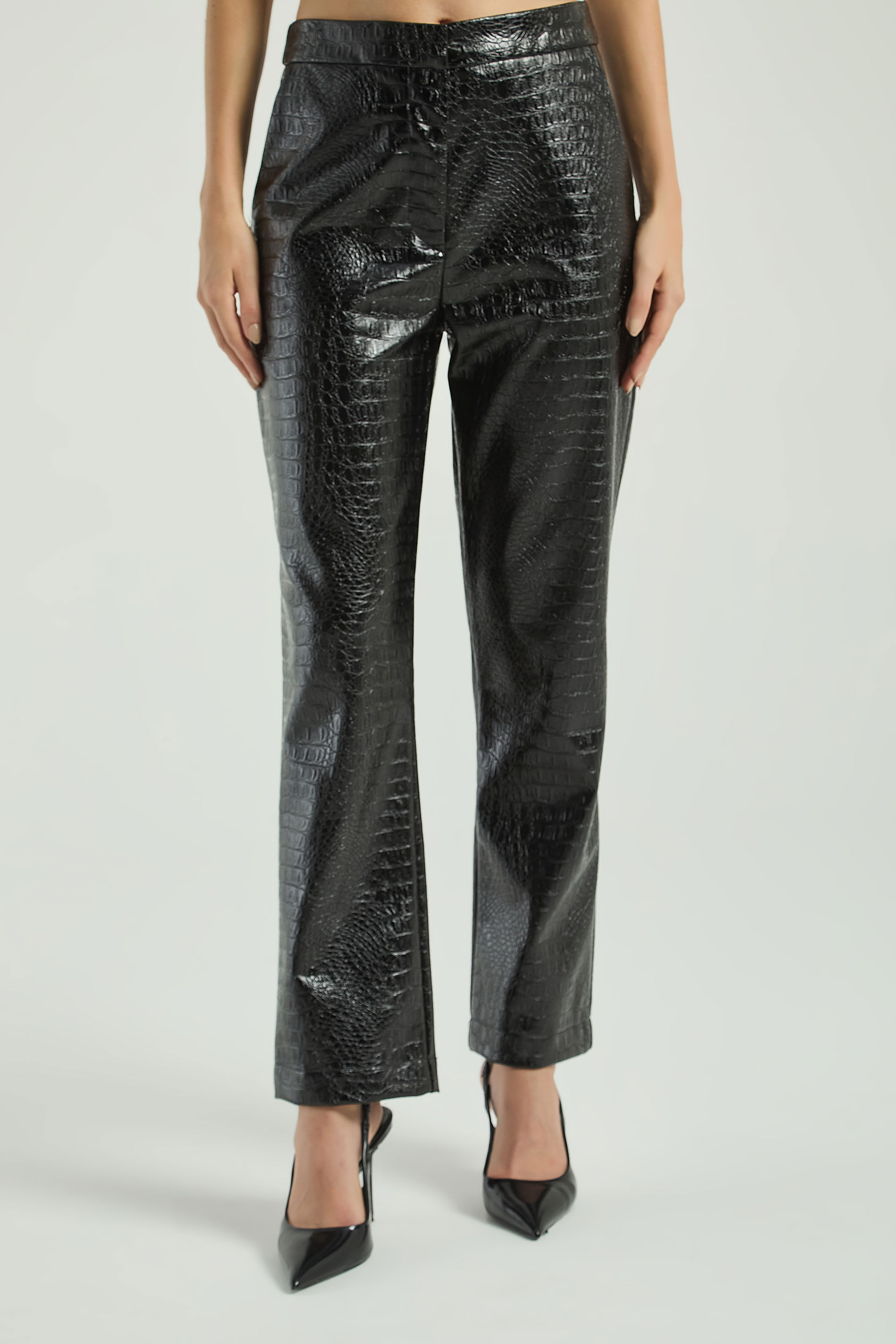 CALÇA RETA TEXTURA SNAKE-PRETO PP - PRETO - 305195