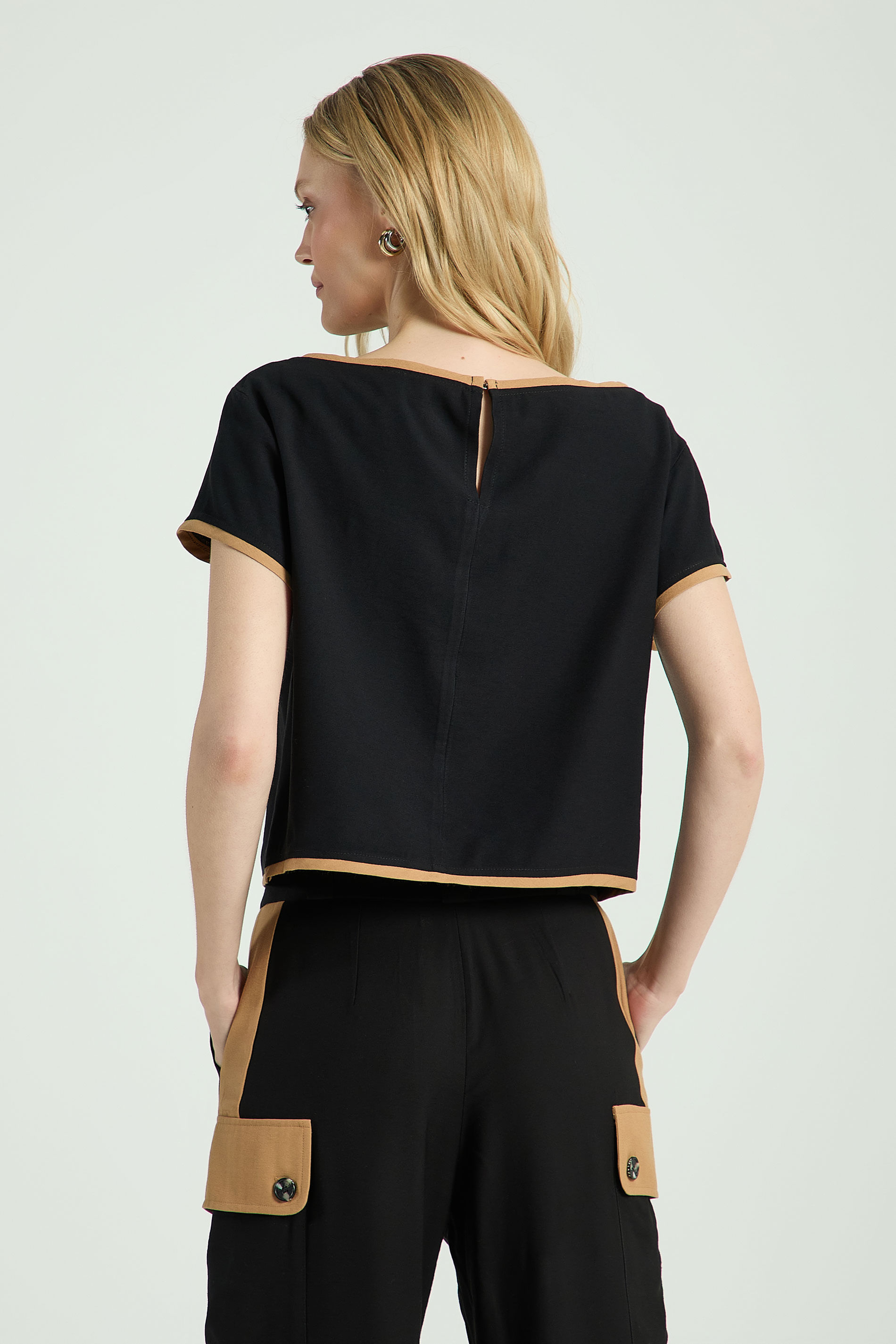 BLUSA MIX CORES-PRETO/BEGE P - PRETO/BEGE - 306553