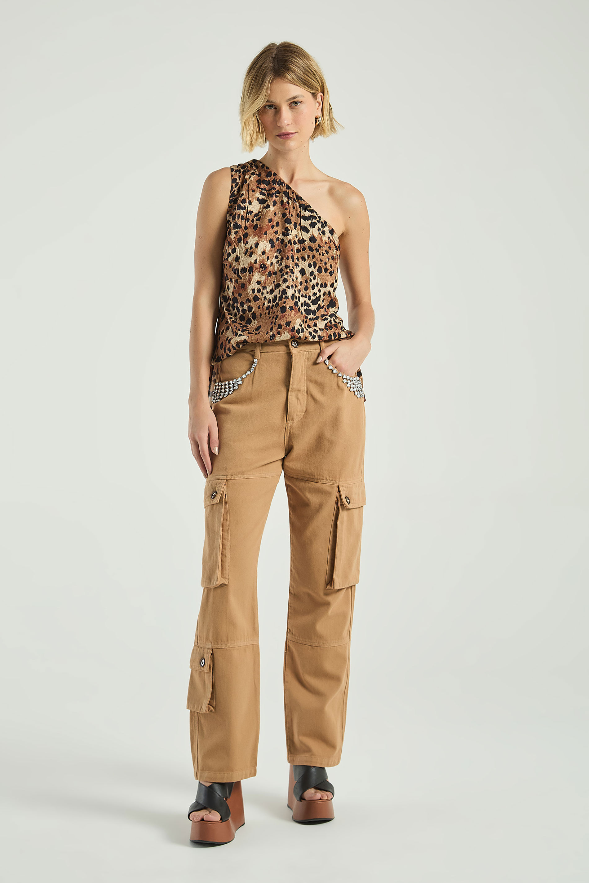 BLUSA ESTAMPADA COM UM OMBRO-EST ONCA PINTADA M - EST ONCA PINTADA - 307711