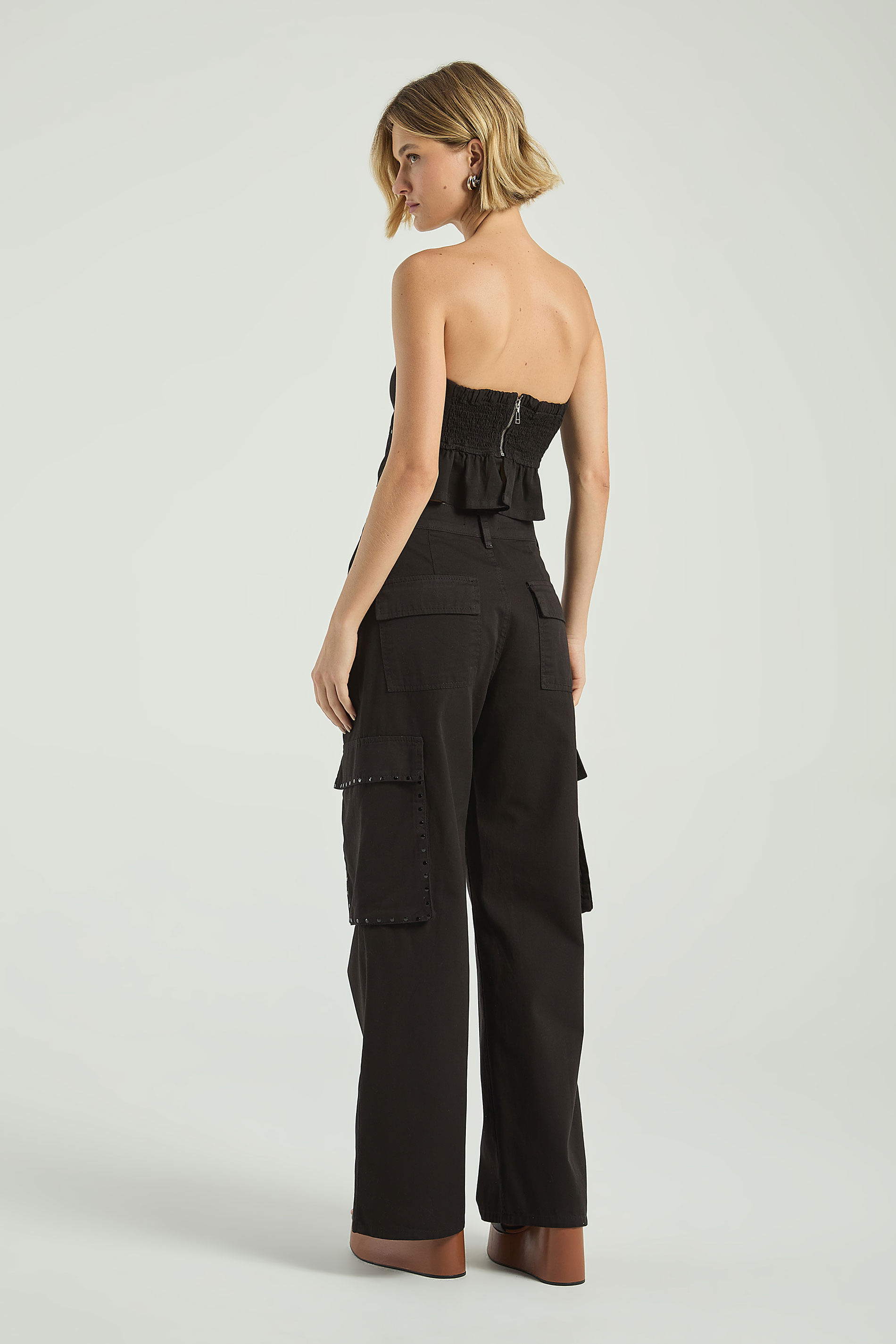 CALÇA MODELO CARGO COM TERMOCOLANTE EM SARJA-PRETO 44 - PRETO - 308826