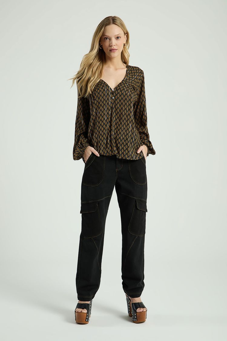 CALÇA COM BOLSOS E RECORTES EM SARJA - PRETO 36 - PRETO - 310007