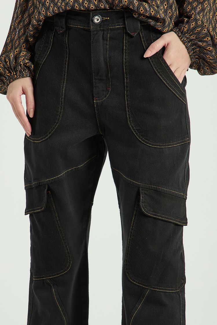 CALÇA COM BOLSOS E RECORTES EM SARJA - PRETO 36 - PRETO - 310033