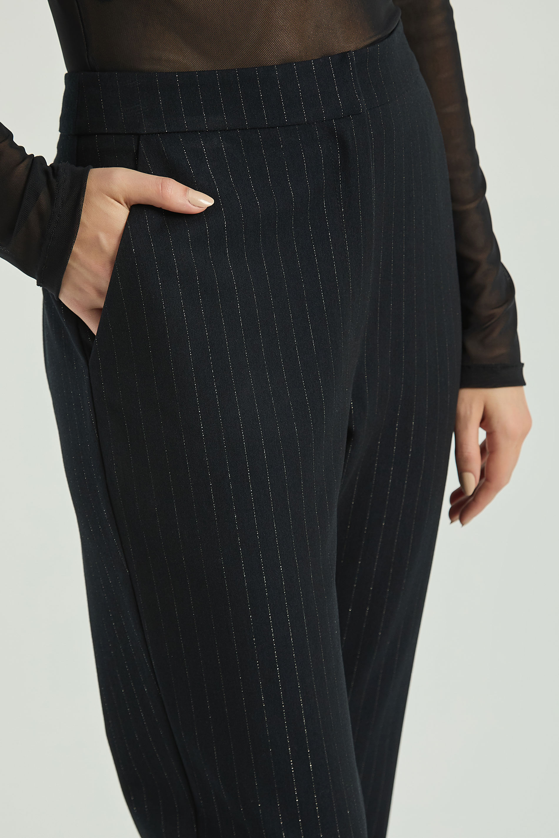 CALÇA LISTRAS LUREX-PRETO M - PRETO - 311218