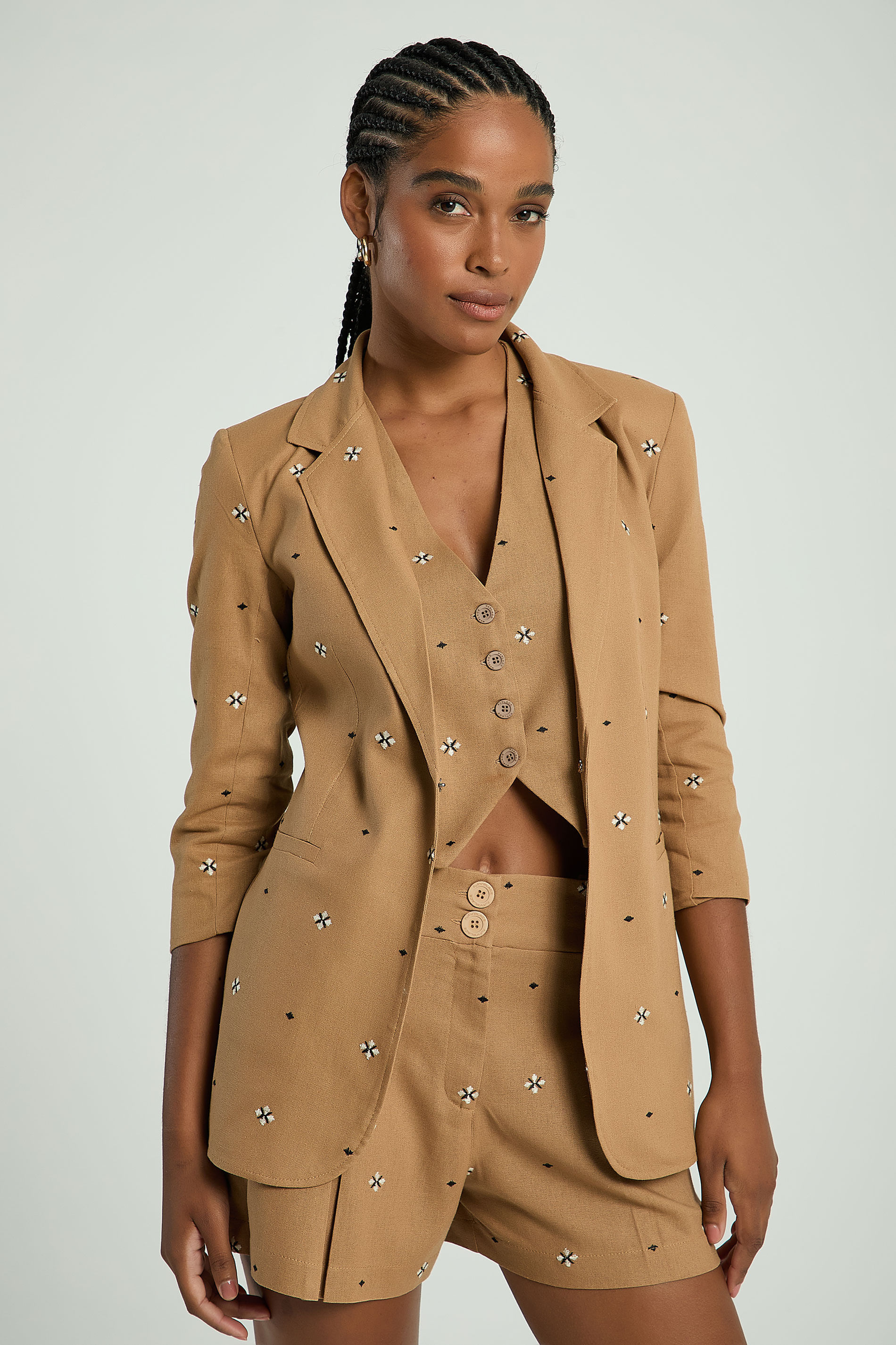 BLAZER LINHO ALONGADO BORDADO-BEGE ESCURO P - BEGE ESCURO - 311748