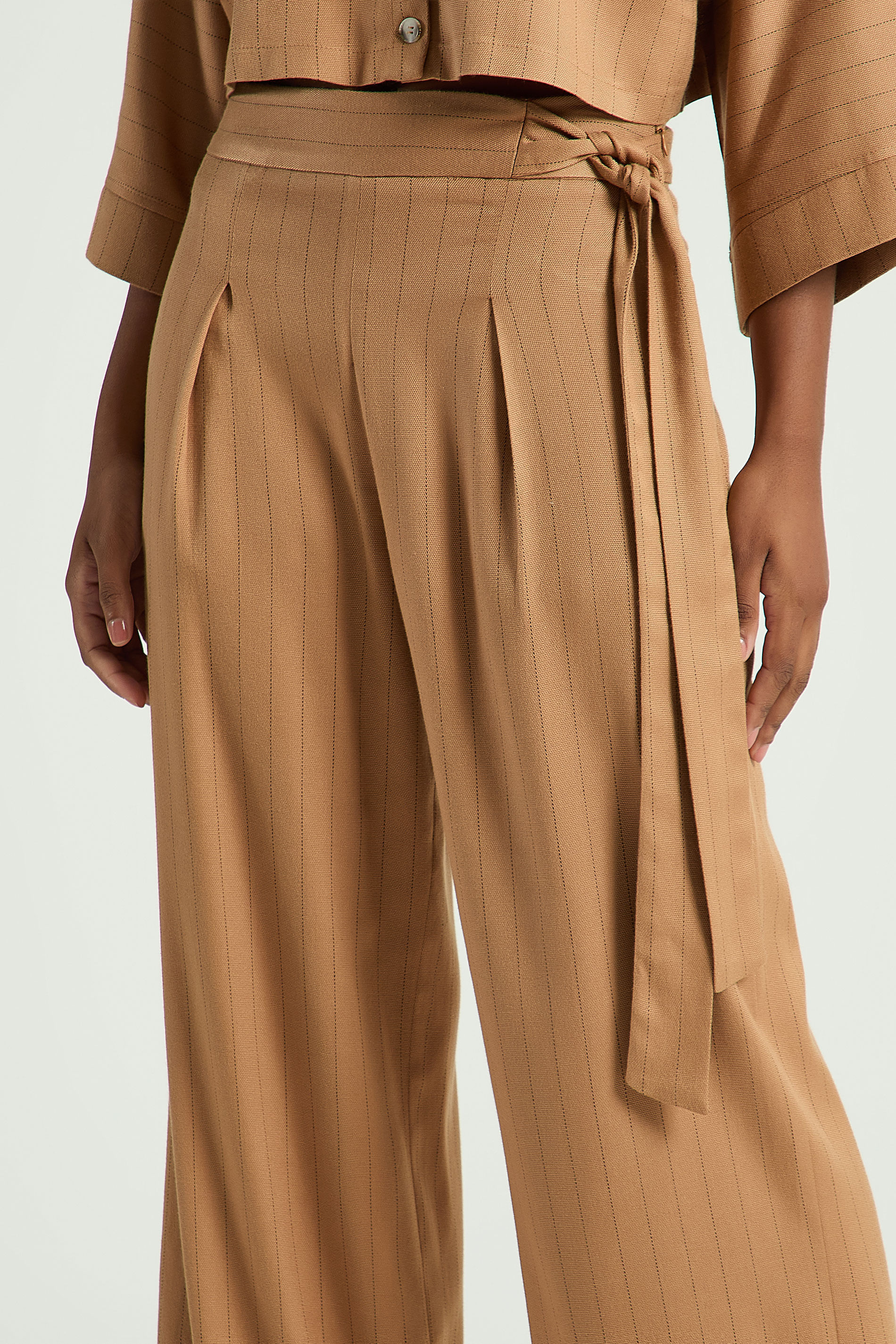 PANTALONA AMARRAÇÃO LATERAL-BEGE ESCURO / PRETO PP - BEGE ESCURO / PRETO - 312409