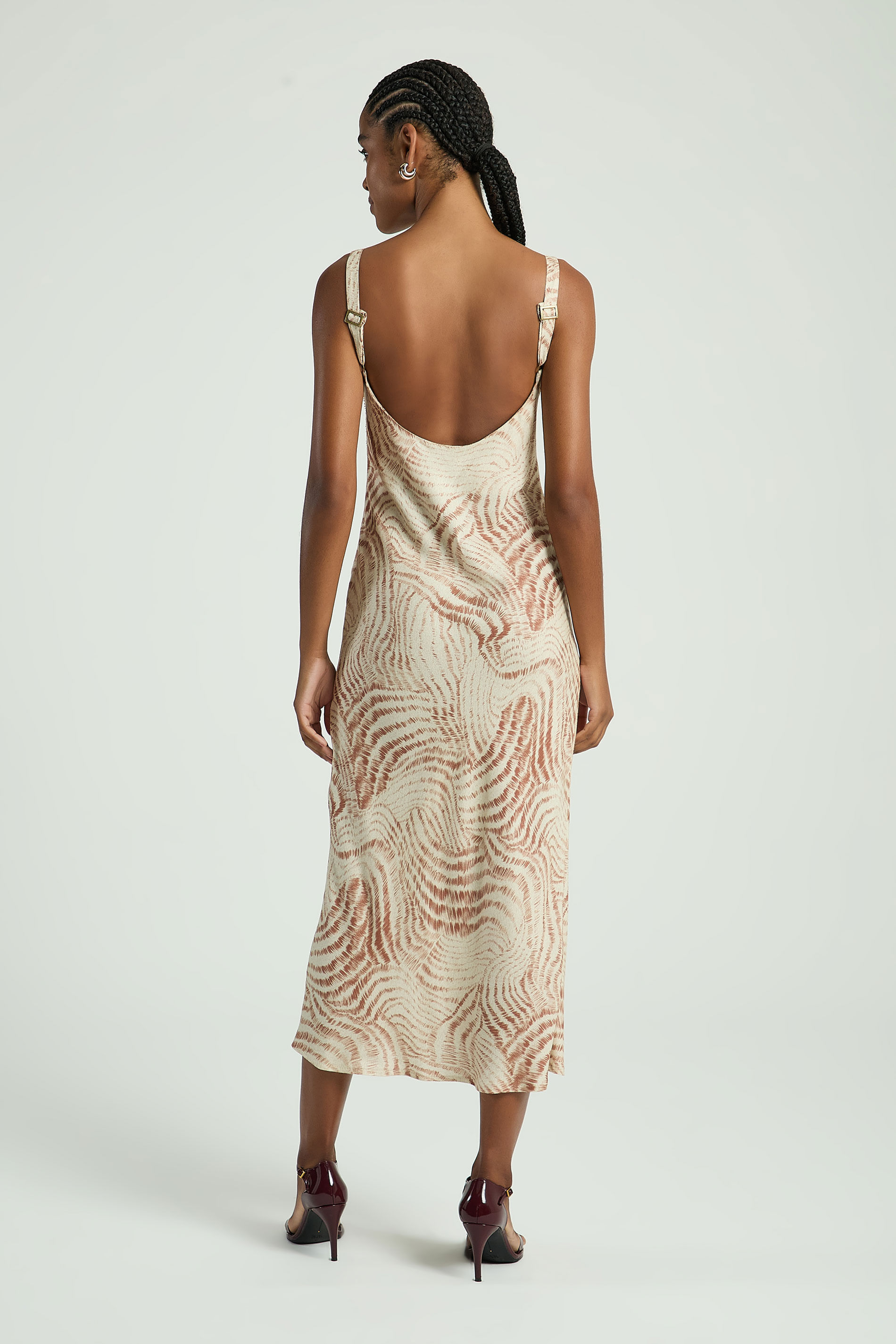 VESTIDO MIDI ESTAMPADO COM DECOTE V-EST BICHO RISCADO G - EST BICHO RISCADO - 312936