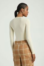 0942001-02719-2-limpar_mancha_no_body