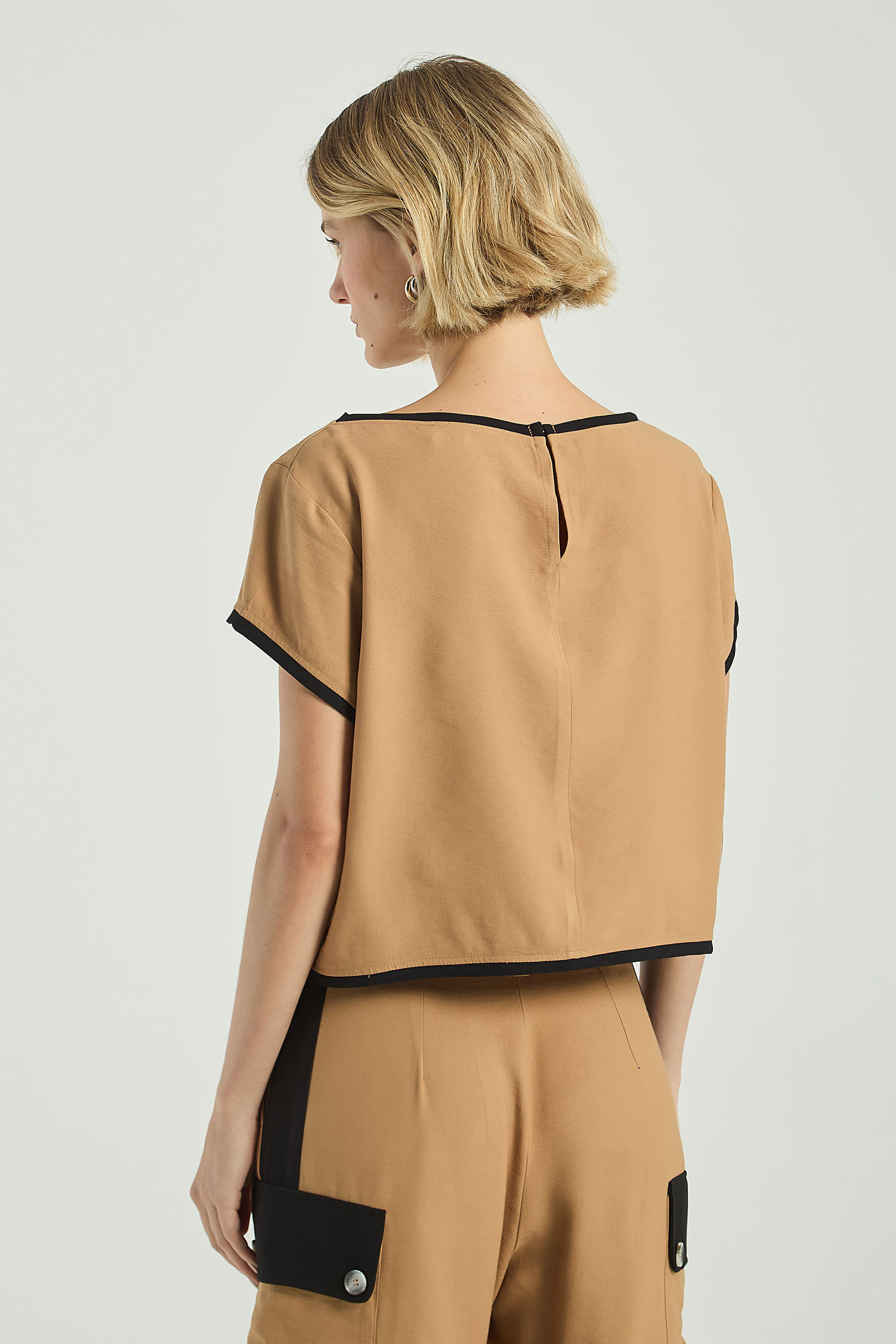 BLUSA MIX CORES-BEGE ESCURO / PRETO G - BEGE ESCURO / PRETO - 314920