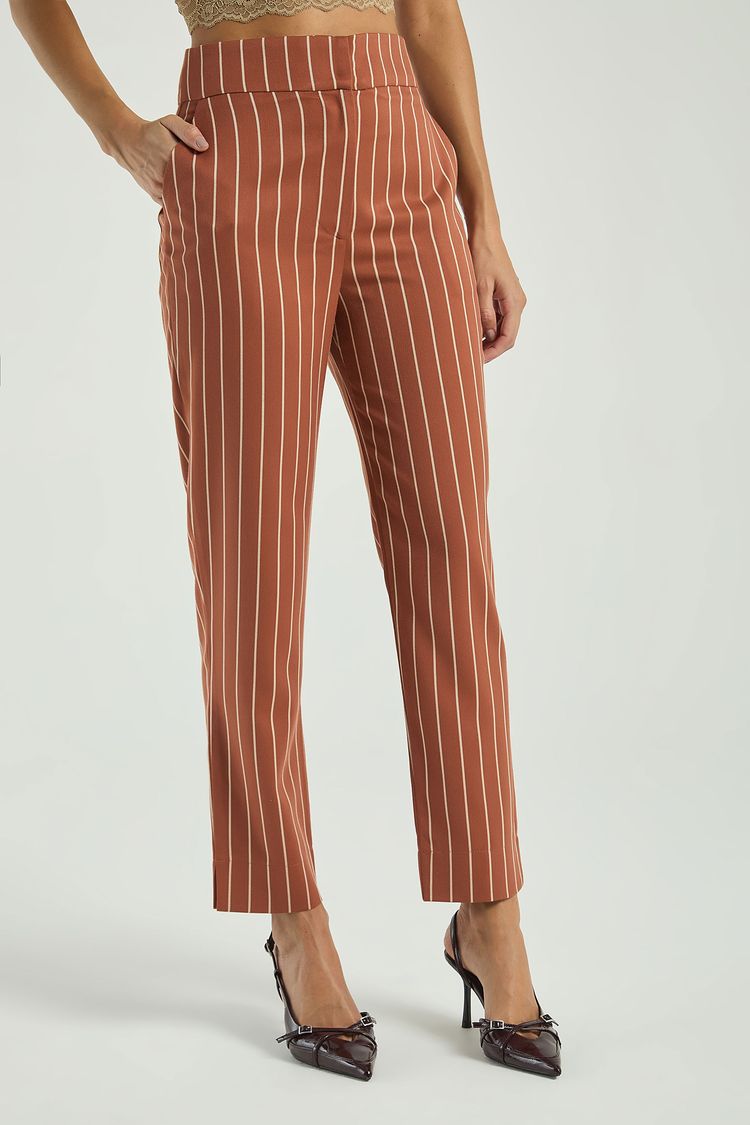 CALÇA CIGARRETE LISTRADA-MARROM CARAMELADO / AVEIA M - MARROM CARAMELADO / AVEIA - 315853