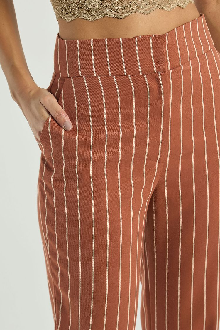 CALÇA CIGARRETE LISTRADA-MARROM CARAMELADO / AVEIA M - MARROM CARAMELADO / AVEIA - 315854