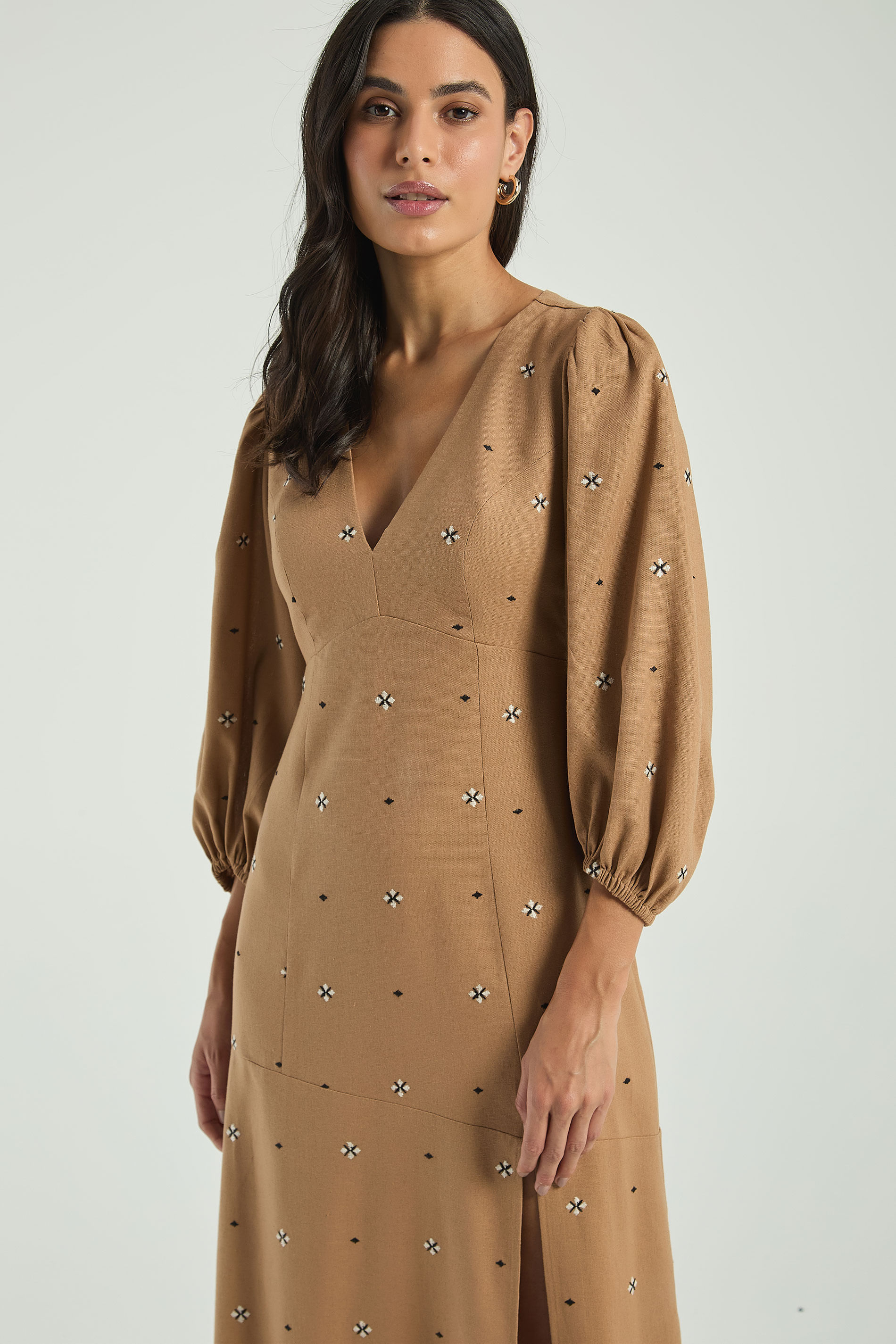 VESTIDO LINHO BORDADO-BEGE ESCURO M - BEGE ESCURO - 315973