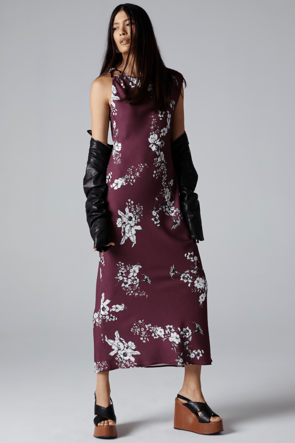 VESTIDO ESTAMPADO COM ARGOLA-EST FLORAL P & B VINHO P - EST FLORAL P & B VINHO - 316638