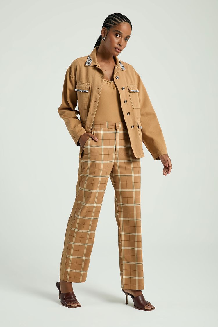 PARKA EM SARJA COM MULTIBOLSOS-BEGE ESCURO P - BEGE ESCURO - 316880